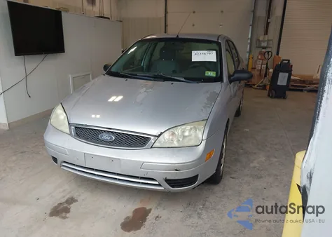2005 Ford Focus Zx4 из США, поврежденный, VIN 1FAFP34N05W192804